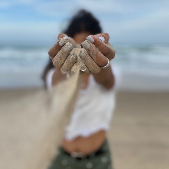 Meet your Posher, Karina - Picture 1 of 1